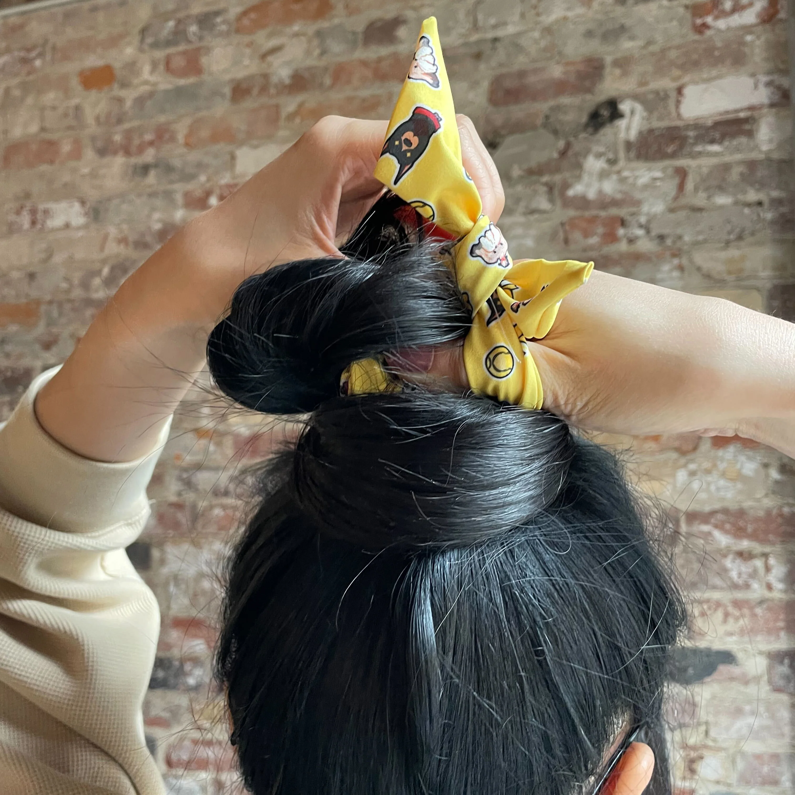 LOVE 4 A WALK - SCRUNCHIE