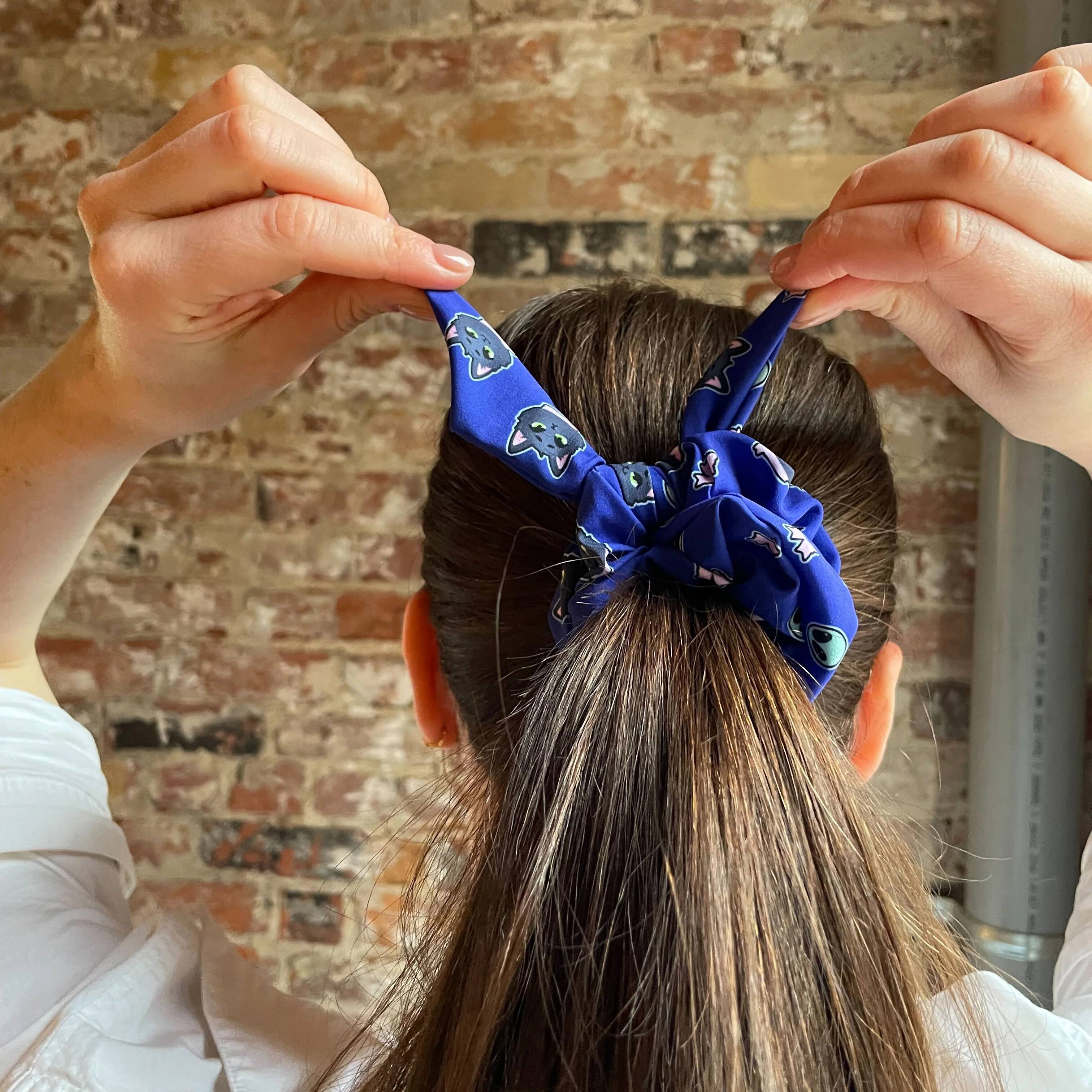 DOWN TO EARTH - SCRUNCHIE