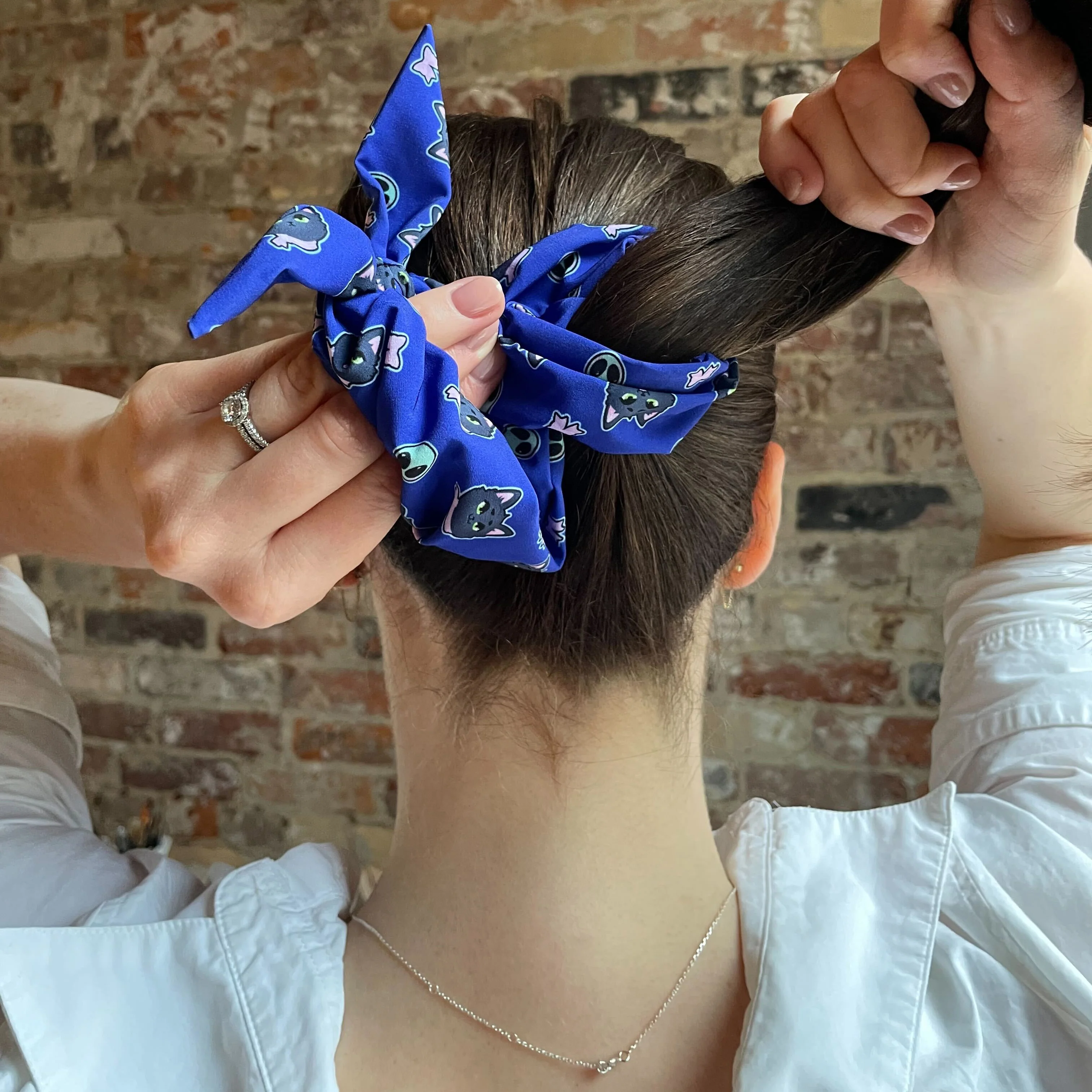 DOWN TO EARTH - SCRUNCHIE